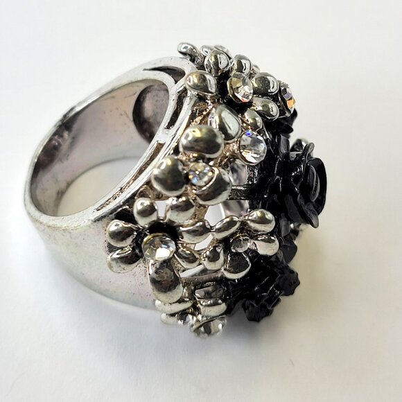 Vintage Black Floral Filigree Ring Silver Tone with Crystals - Picture 7 of 11